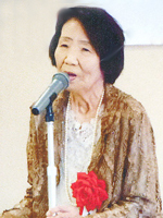渦俳句会主宰 赤尾　恵以